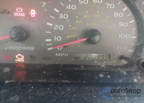 2004 Toyota Sequoia Sr5 V8 z USA, uszkodzony, nr VIN 5TDBT44A94S217785